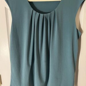 Kasper Green Sleeveless Pleated Blouse